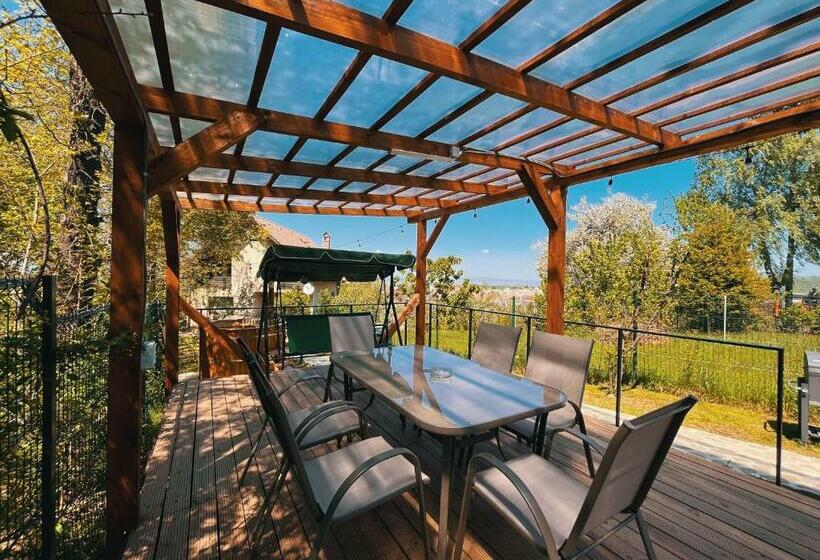 بنسيون Silver Bungalow