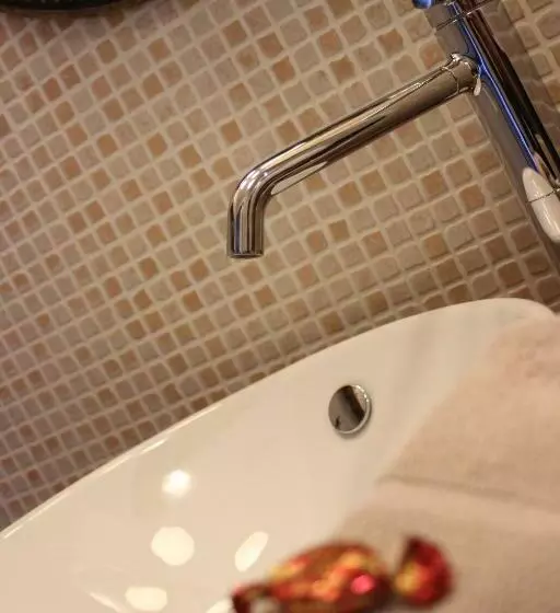 Selemo B&b Business And Leisure Guestroom With Private Entrance Ensuite Bathroom Free Parkin
