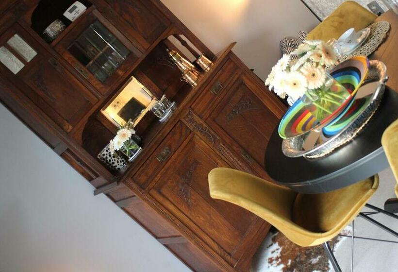 Selemo B&b   Business And Leisure   Guestroom With Private Entrance   Ensuite Bathroom   Free Parkin