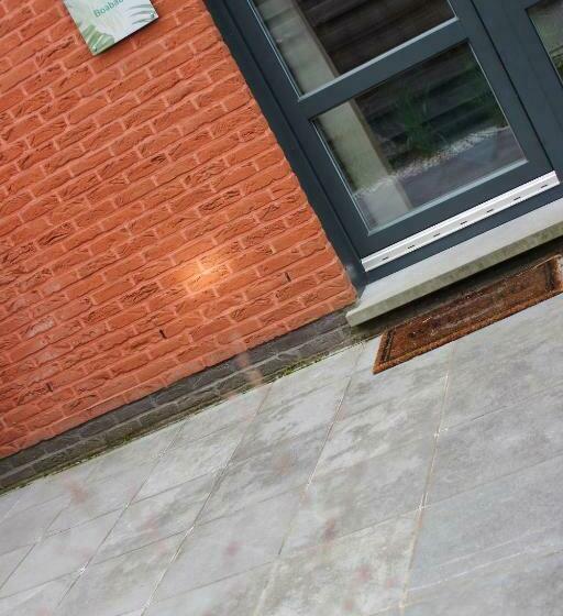 Selemo B&b   Business And Leisure   Guestroom With Private Entrance   Ensuite Bathroom   Free Parkin