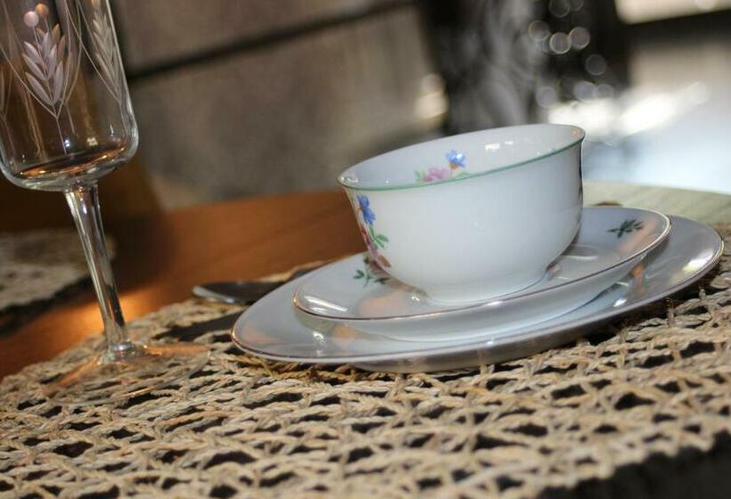 Selemo B&b   Business And Leisure   Guestroom With Private Entrance   Ensuite Bathroom   Free Parkin