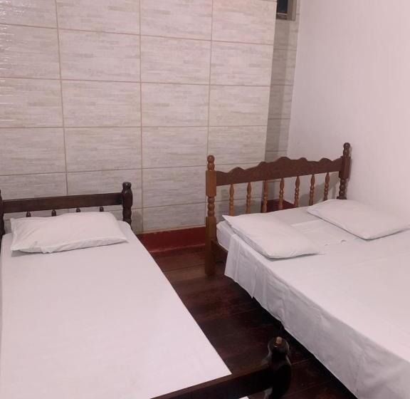 هاستل Pousada Angraantiga