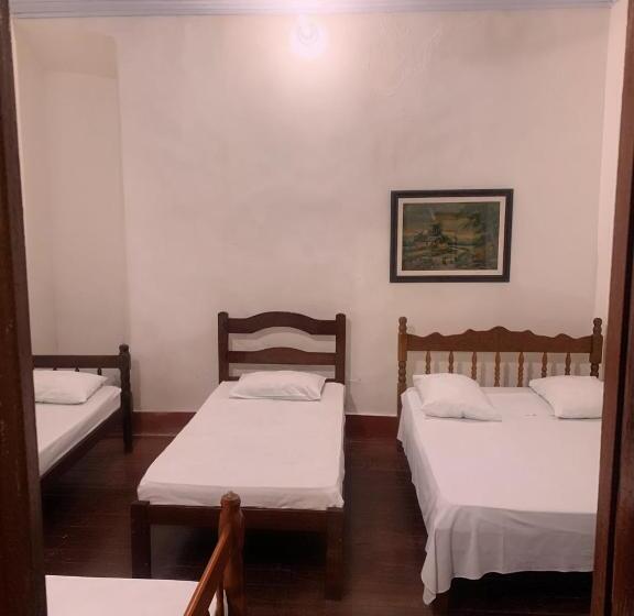 هاستل Pousada Angraantiga