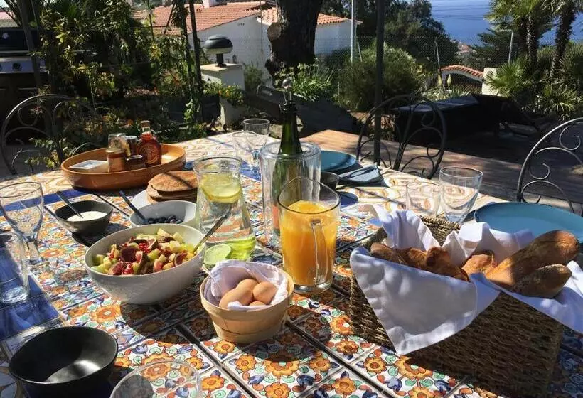 تختخواب و صبحانه Casa De L’albada