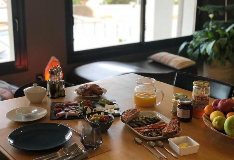 Bed and Breakfast Casa De L’albada