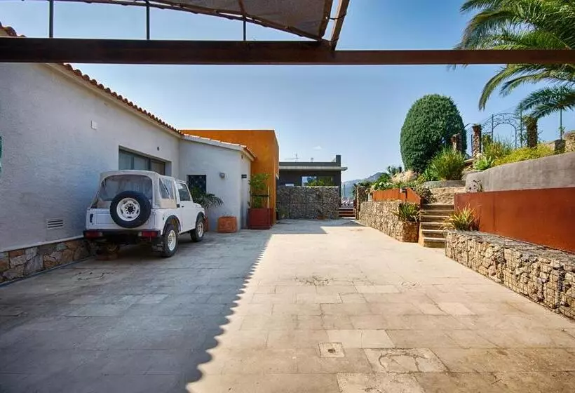 تختخواب و صبحانه Casa De L’albada