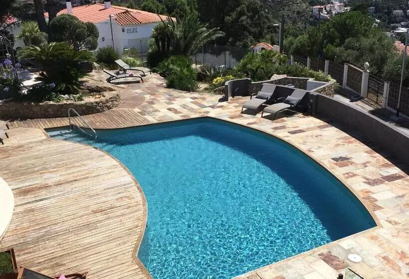 تختخواب و صبحانه Casa De L’albada