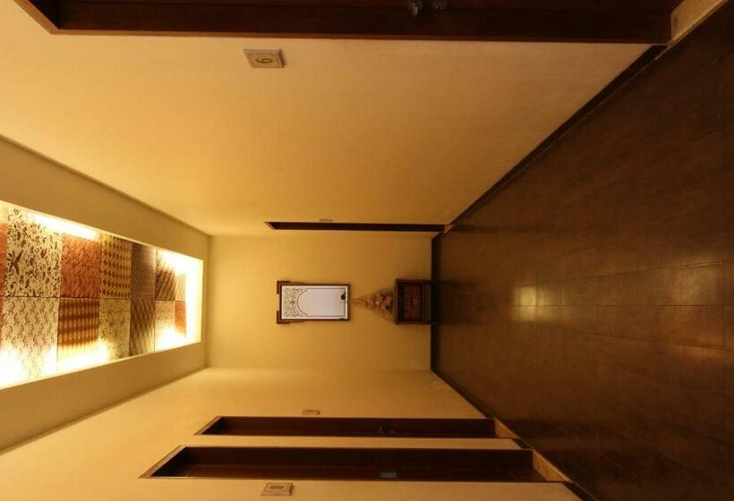 Griya Desa Hotel & Pool