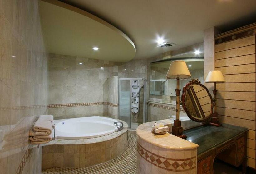 Griya Desa Hotel & Pool