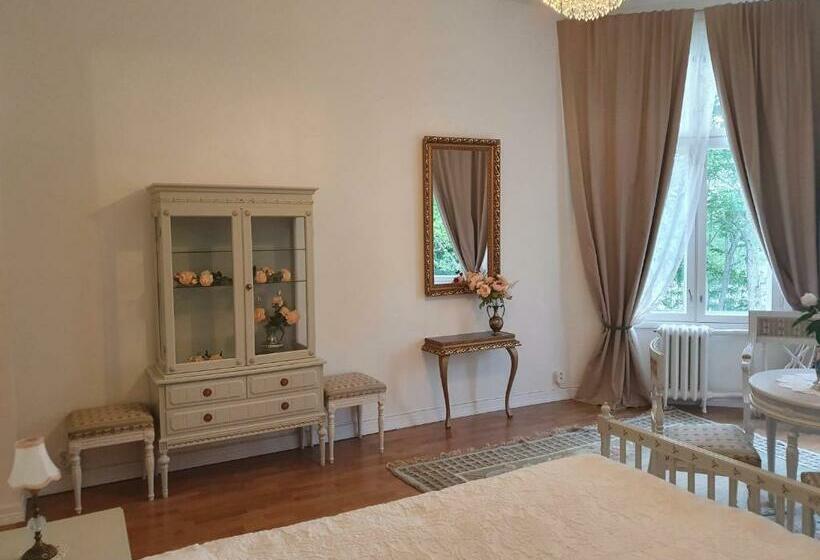 Neitsytniemen Kartanohotelli