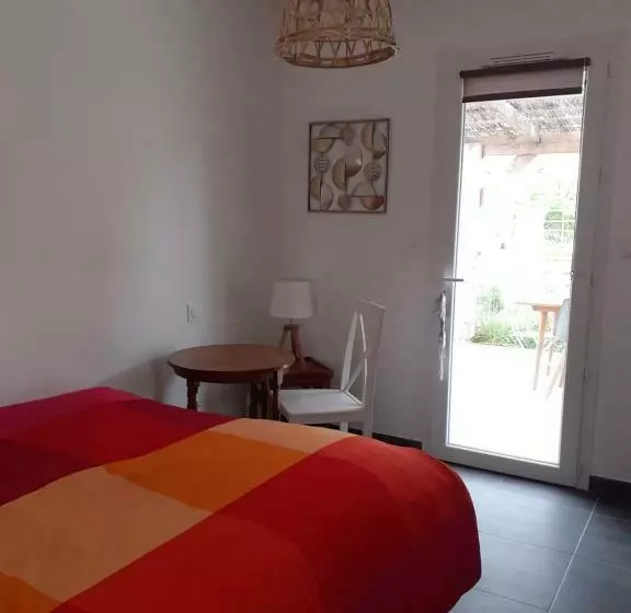 ペンション Chambre Privée Au Coeur D Une Pinède Dans Un Quartier Résidentiel