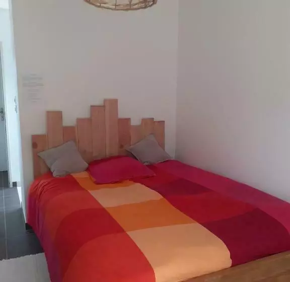 ペンション Chambre Privée Au Coeur D Une Pinède Dans Un Quartier Résidentiel