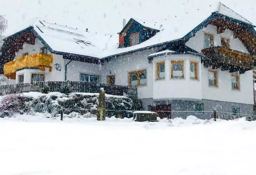 ペンション Feielhof