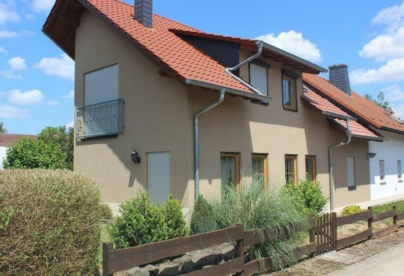 פנסיון Gästehaus Borniger