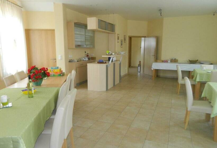 פנסיון Gästehaus Borniger