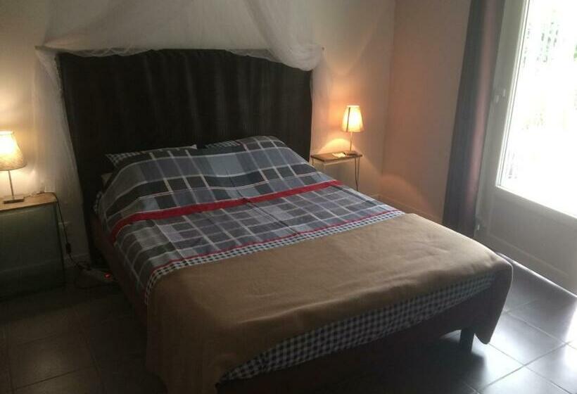 פנסיון Les Deux Chemins