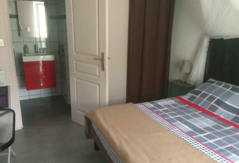 פנסיון Les Deux Chemins