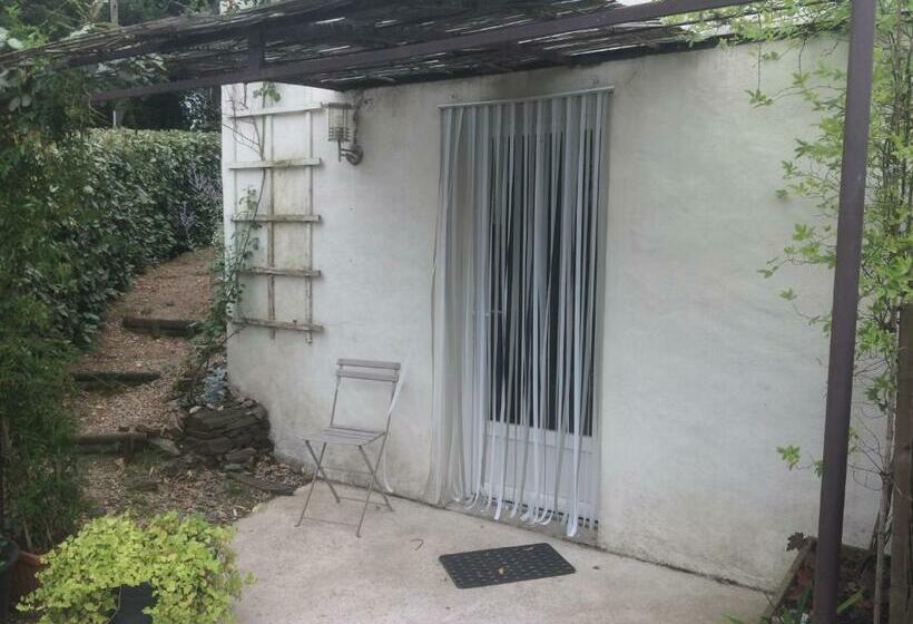 פנסיון Les Deux Chemins