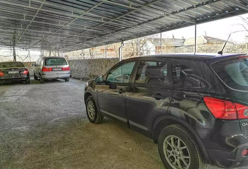 Majatalo Merilyn Petrich