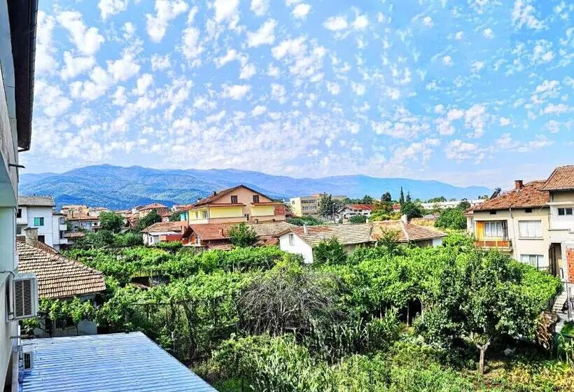 Majatalo Merilyn Petrich