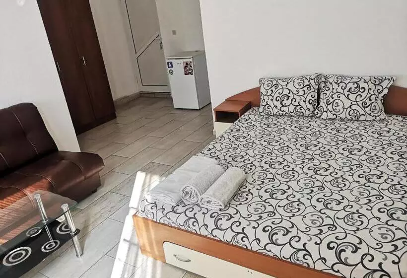 Majatalo Merilyn Petrich