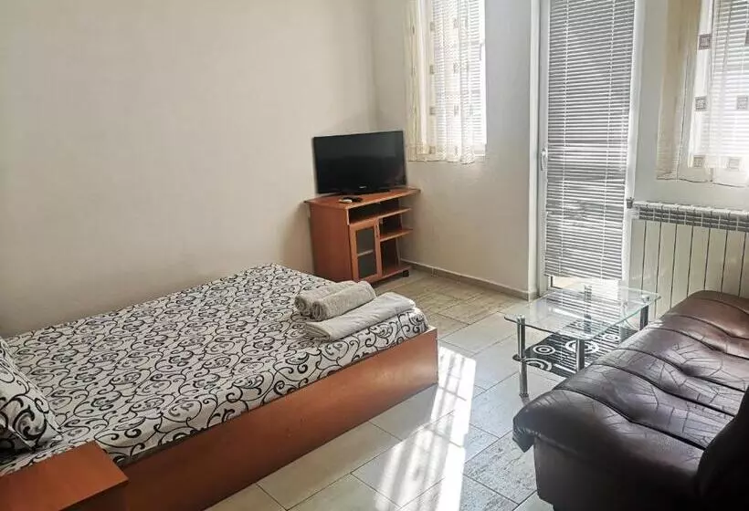 Majatalo Merilyn Petrich