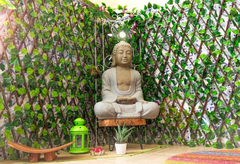 Пансион Paz & Amor Guest House   Peace & Love