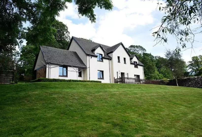 Majatalo Stonefield House