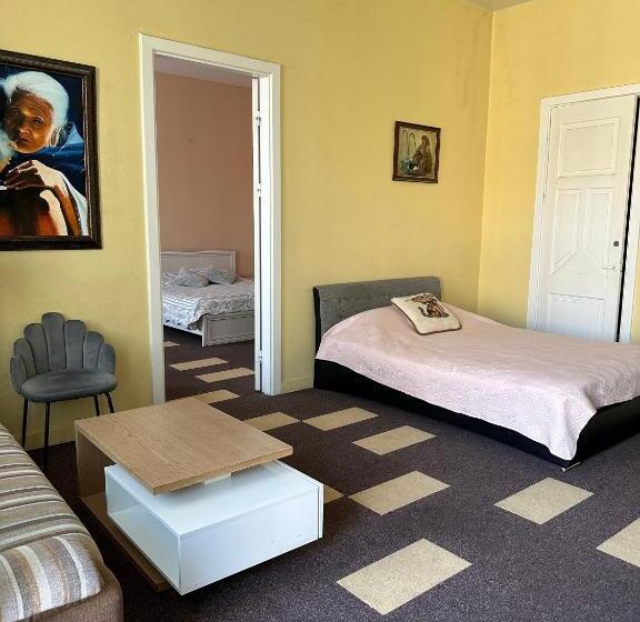 هاستل Sija S House