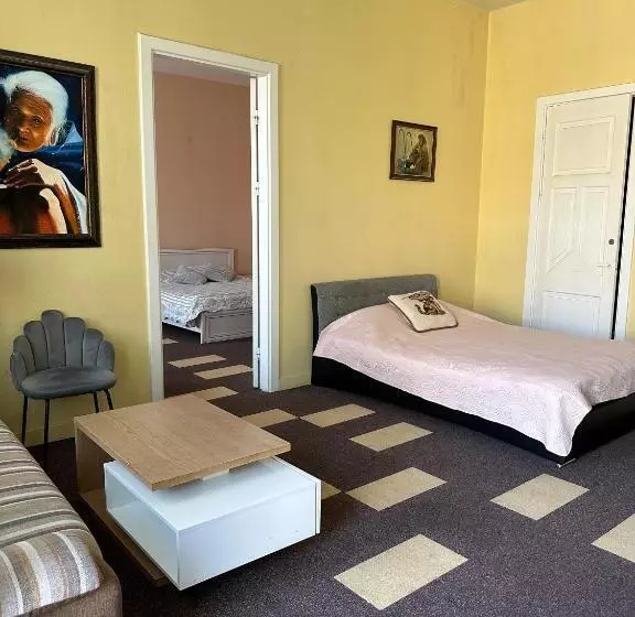 هاستل Sija S House