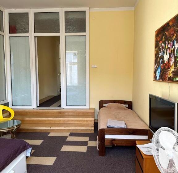 هاستل Sija S House