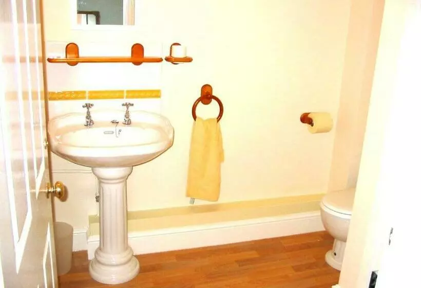 تختخواب و صبحانه Home Farm Cottage Guest House