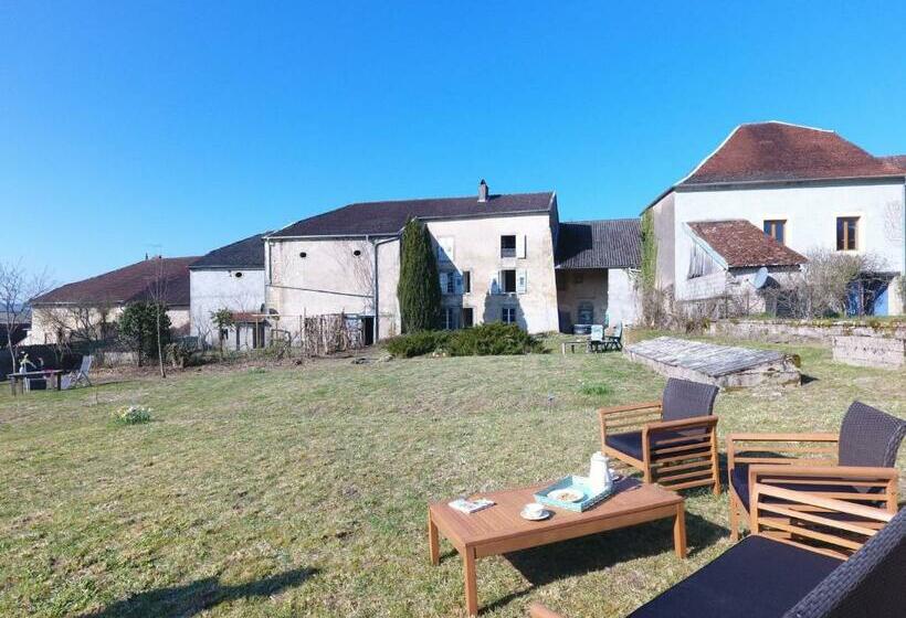 La Maison Du Notaire B&b En Gîte La Belle Rose, Met Zwembad En Huisdier Vriendelijk