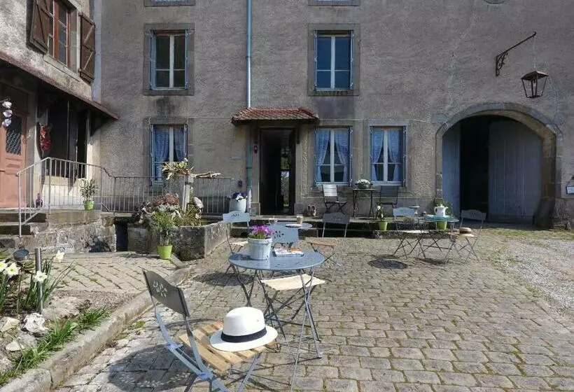 La Maison Du Notaire B&b En Gîte La Belle Rose, Met Zwembad En Huisdier Vriendelijk