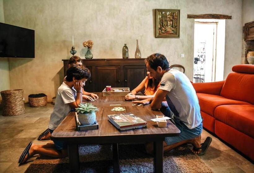 צימר Presbytère D Arpentian