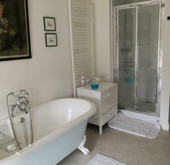 مبيت وإفطار Walnut Tree Farm