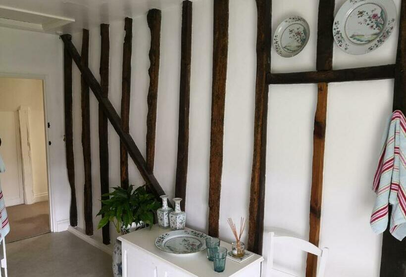 مبيت وإفطار Walnut Tree Farm