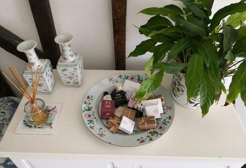 مبيت وإفطار Walnut Tree Farm