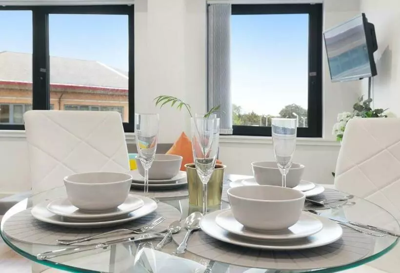 Mondial Apartments At Heathrow