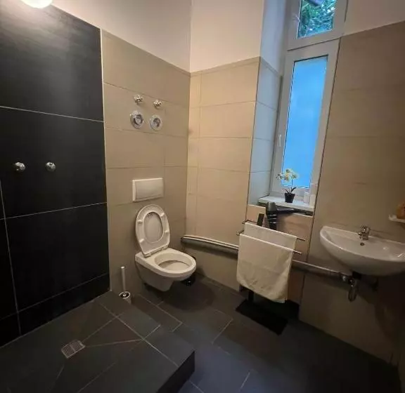 پانسیون Kiez Box Twentyforseven Private Room