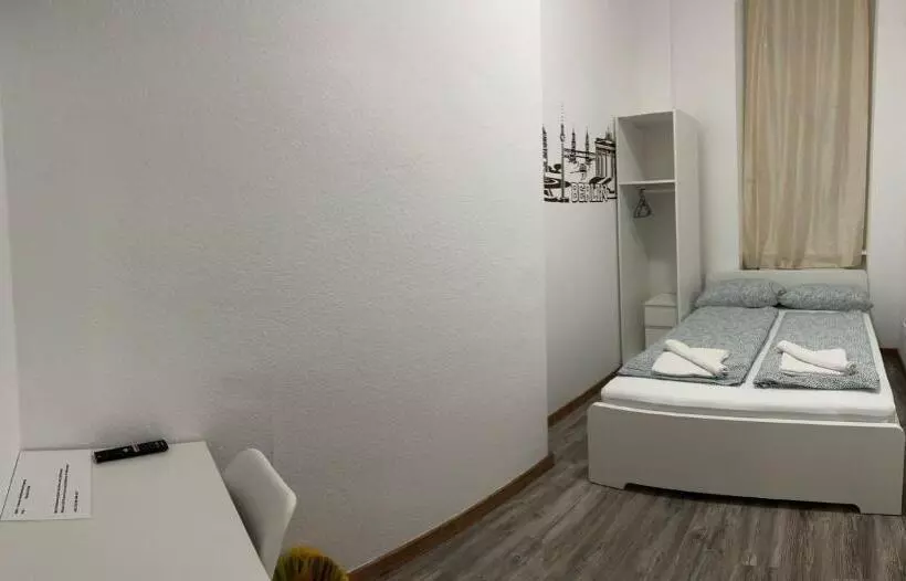 پانسیون Kiez Box Twentyforseven Private Room