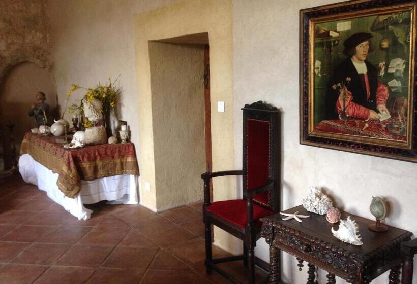 민박 Château De Cauderoue