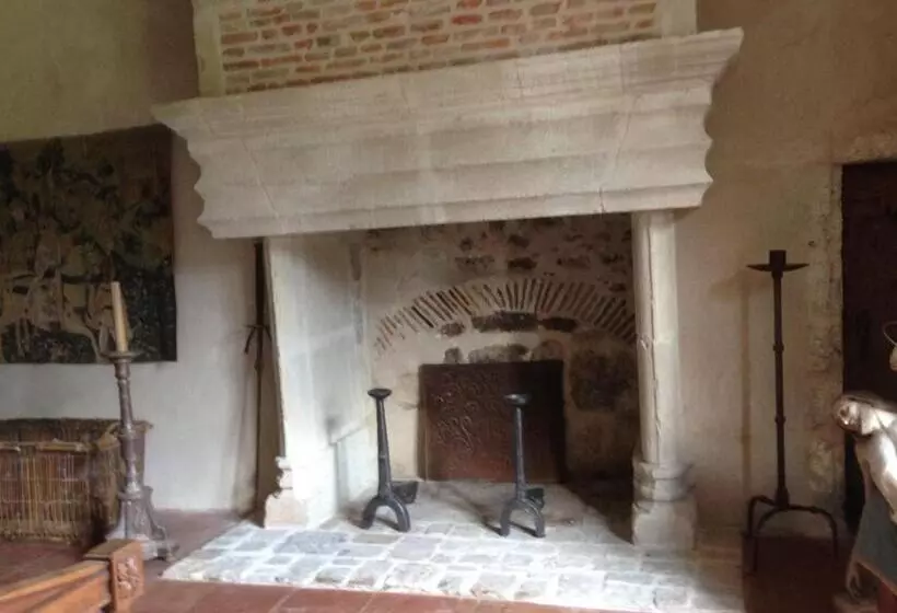 ベッドアンドブレックファースト Château De Cauderoue