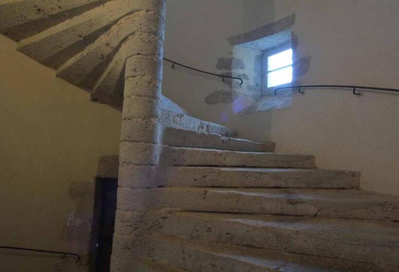 민박 Château De Cauderoue