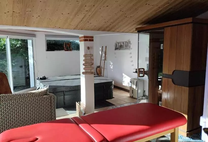Aamiaismajoitus (B&B) L Eden Naturiste Spas