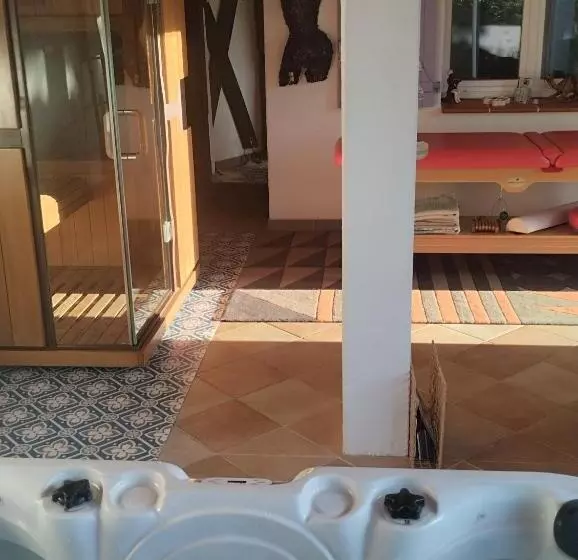 Aamiaismajoitus (B&B) L Eden Naturiste Spas