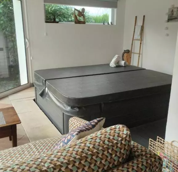 Aamiaismajoitus (B&B) L Eden Naturiste Spas