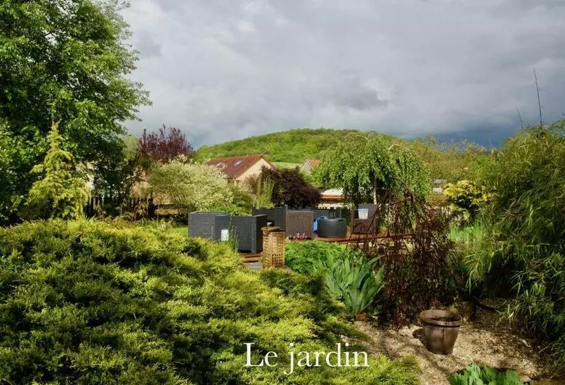 ベッドアンドブレックファースト Les Nymphéas 52