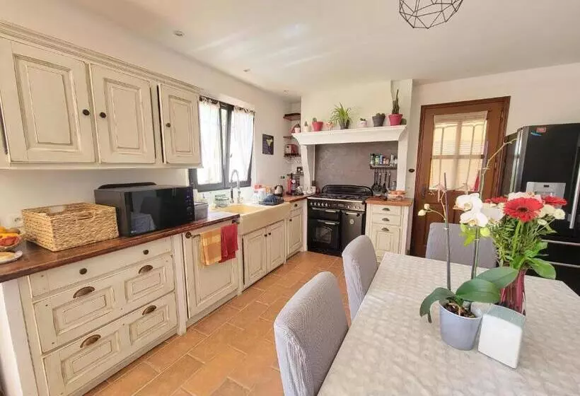 Aamiaismajoitus (B&B) Villa Tropez Chambres D Hôtes