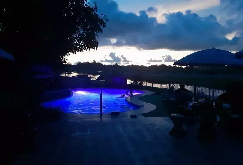 Monty S Riverside View Resort